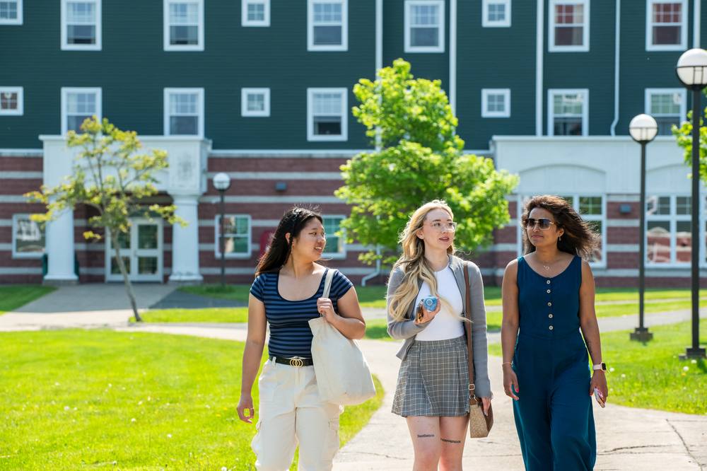 Students walking on the CBU campus